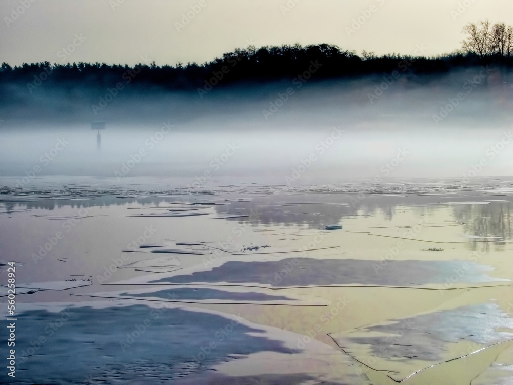 Naklejka premium erkner, deutschland - flakensee im winter