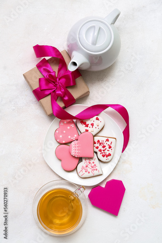 Heart-shaped cookies, gift ...