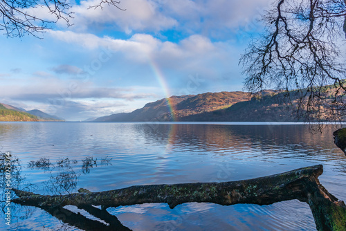 Loch Ness mit Regenbogen