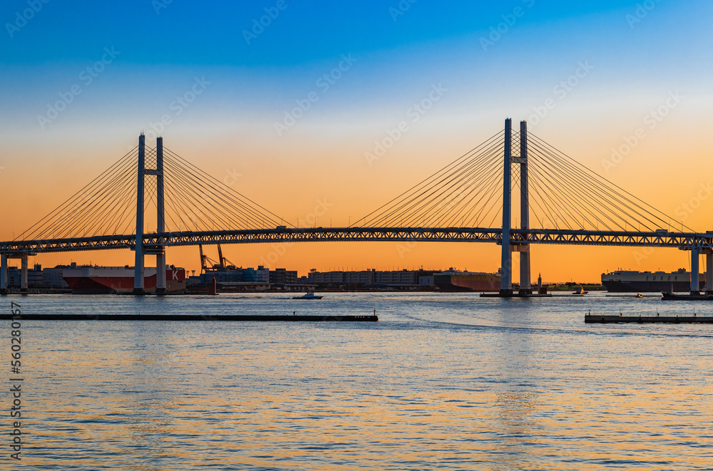 Fototapeta premium 横浜ベイブリッジ 朝景