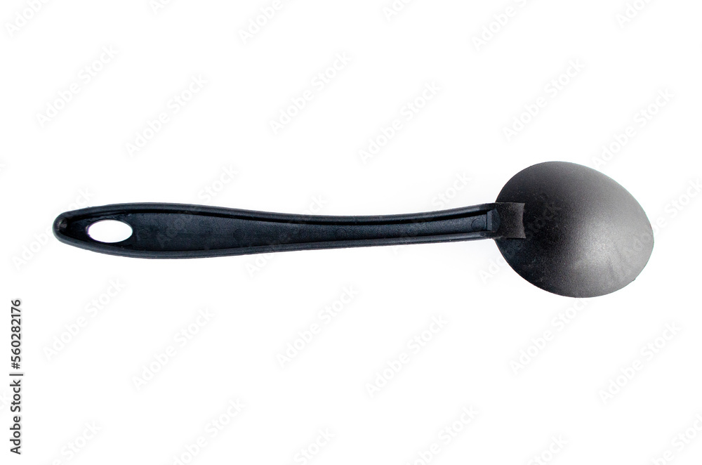 Cucharón para cocinar en fondo blanco