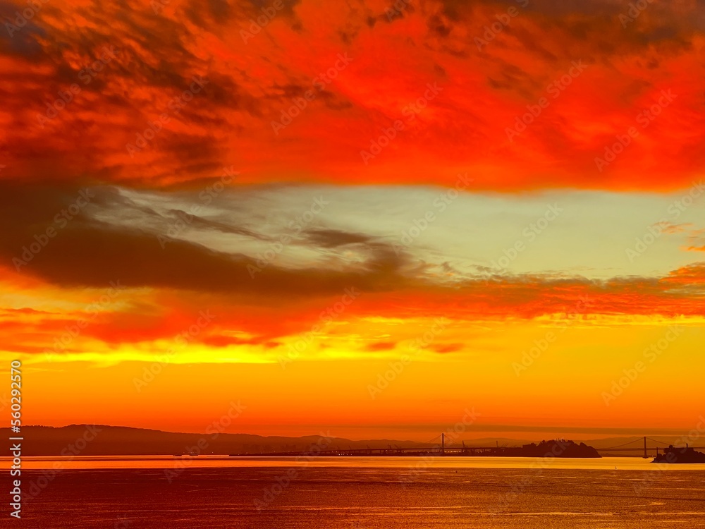 Naklejka premium sunset over the sea