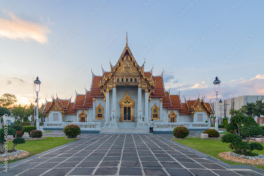 Naklejka premium Beautiful Marble Temple, Wat Benchamabophit Dusitvanaram in Bangkok, Thailand.