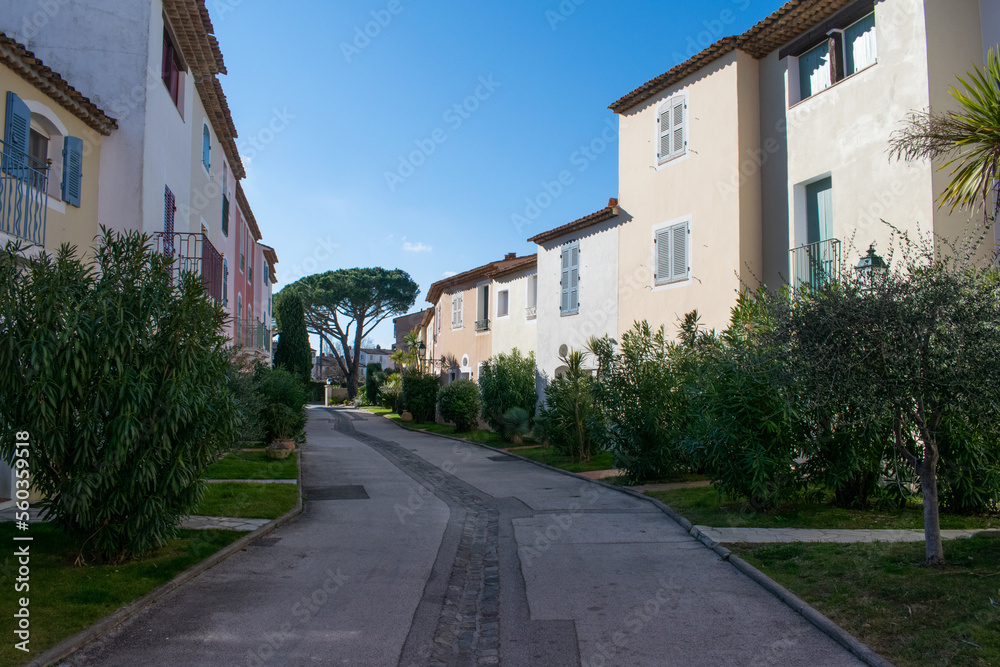 Obraz premium Port Grimaud streets with houses and plants