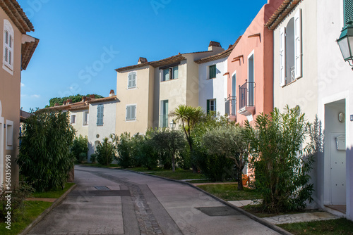 Port Grimaud streets with houses and plants © Donatas