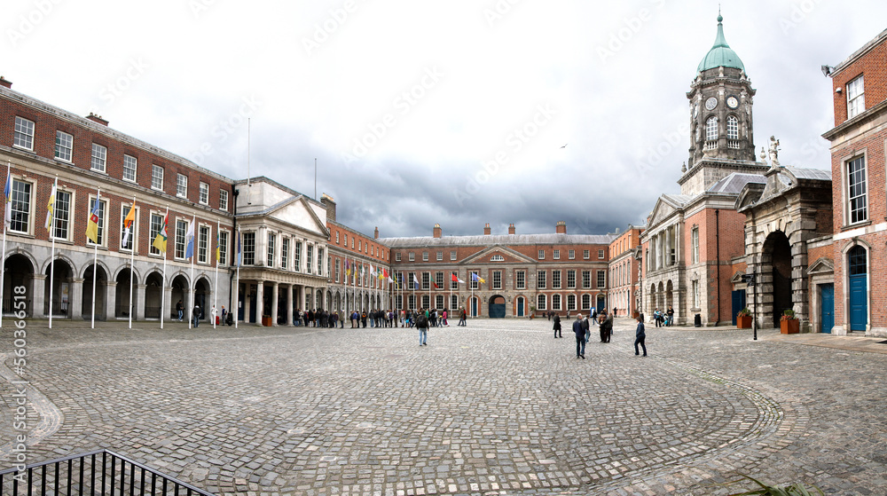 Obraz premium Dublin Castle Square