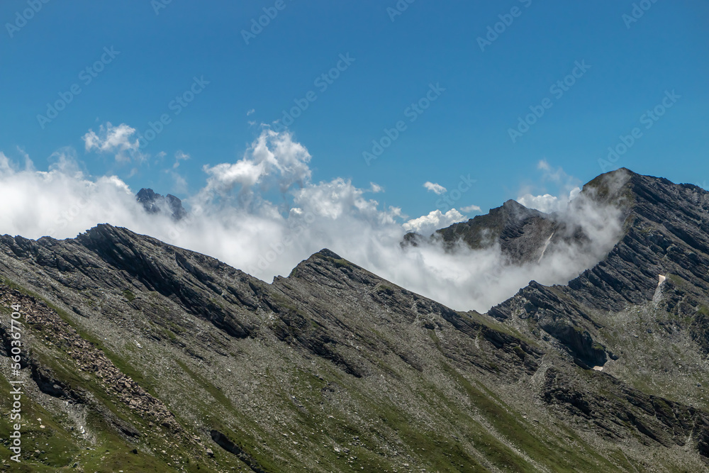 Mont Viso et La Mait d' Amunt ,  Paysage du Queyras en été , Hautes-Alpes