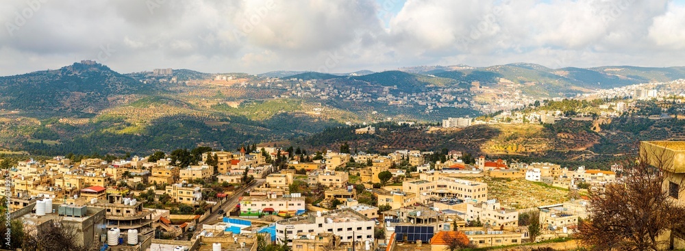 Obraz premium قلعة الربض- قلعة عجلون- كنيسة سيدة الجبل والبلدة القديمة- عين جنا - الاردن Ajlon fort- Lady of the Mountain with town- church- ein jennah - Jordan