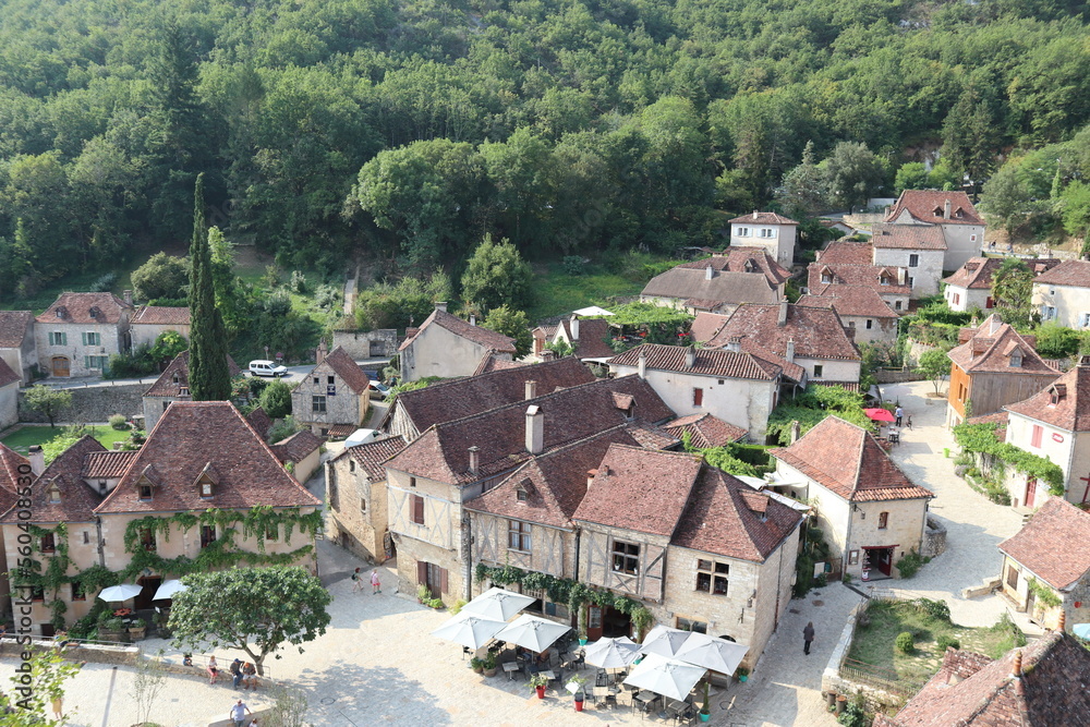 Saint-Cirq-Lapopie, the beautiful village in France