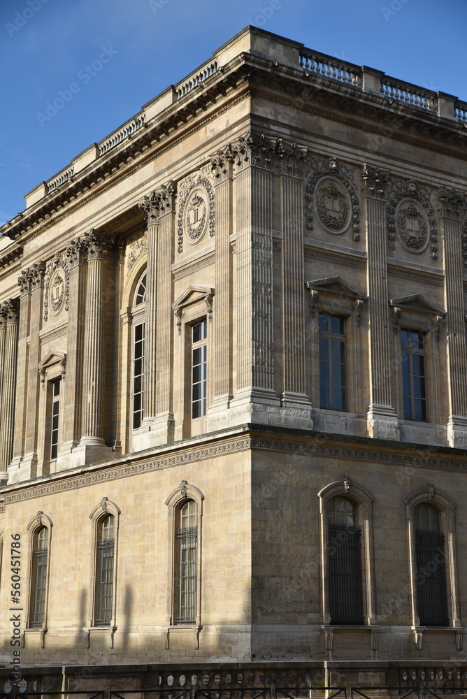 Angle de la colonnade de Perrault à Paris. France