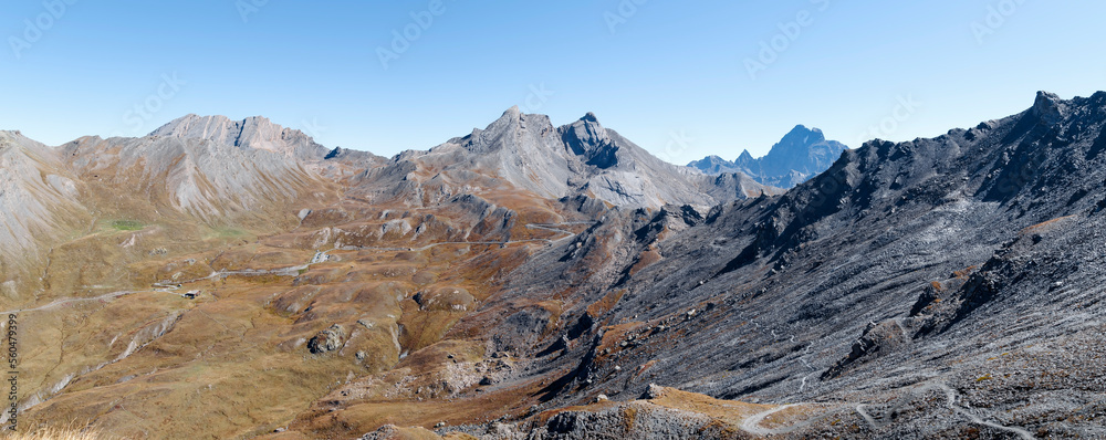 Parc du Queyras, Col de Chamoussière, vue sur le Pain de Sucre, Hautes Alpes, France 