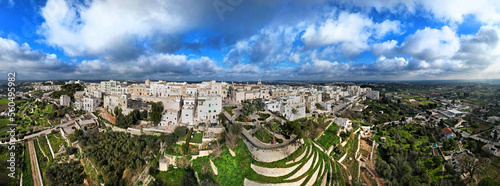 Vista aerea di Cisternino, nella valle d'itria in puglia