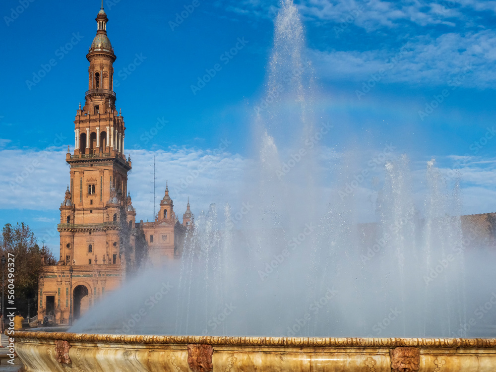 Gran fuente en la Plaza de España de Sevilla