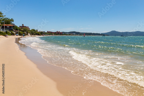 onda e areia da praia de jurere florian  polis santa catarina brasil jurer   internacional