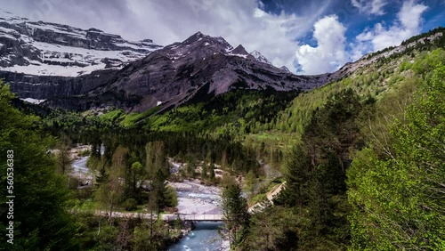 TImelapse - Gavarnie montagne pyrénées 4K