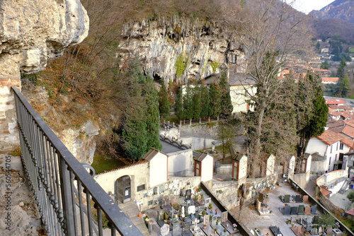Il cimitero di Laorca nel comune di Lecco, Lombardia, Italia. photo