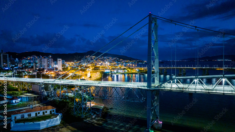 Obraz premium ponte hercilio luz florianopolis santa catarina