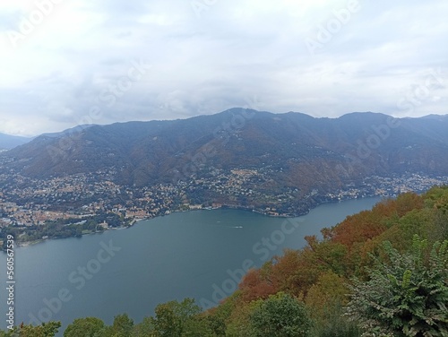 Veduta lago di Como italia