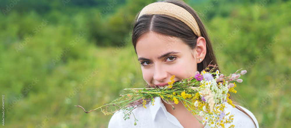 Φωτογραφία Portrait of sensual woman in spring background