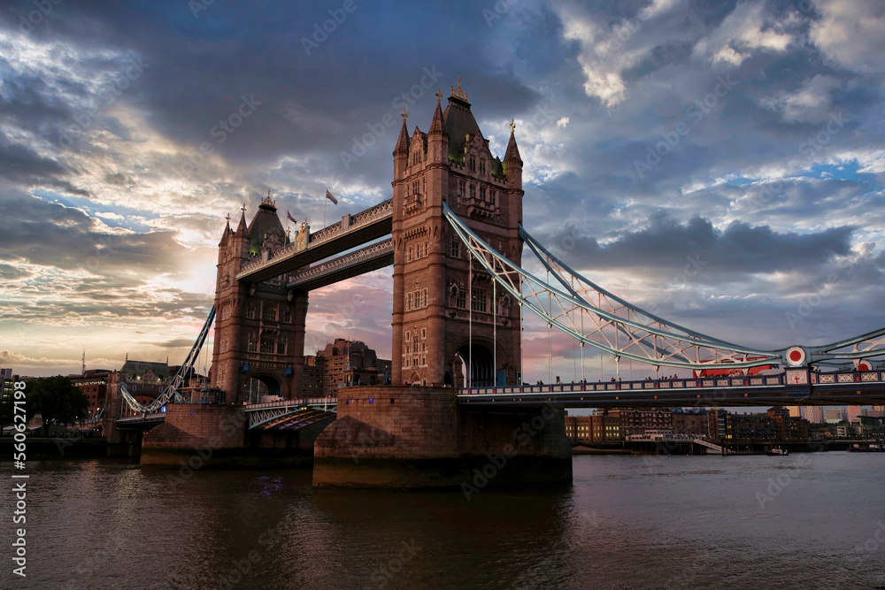 Obraz premium London Bridge at sunset
