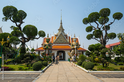 Wat Arun - Temple of the Dawn in Bangkok © gumbao