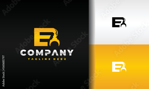 letter E grapple construction logo