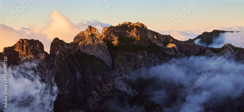 Mountain View over the clouds, Areeiro Madeira © Aldrin