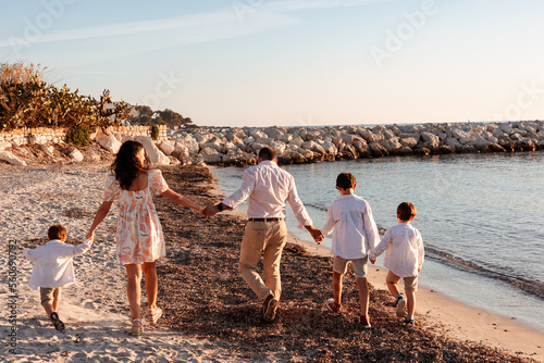 plage famille Antibes 