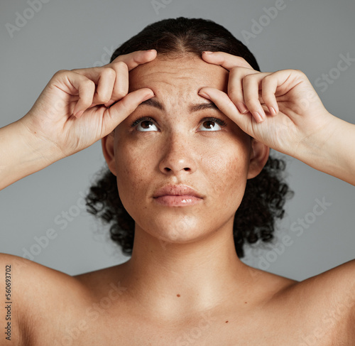 Foto Face wrinkles, beauty health and anxiety of black woman with wellness facial, botox help and prp