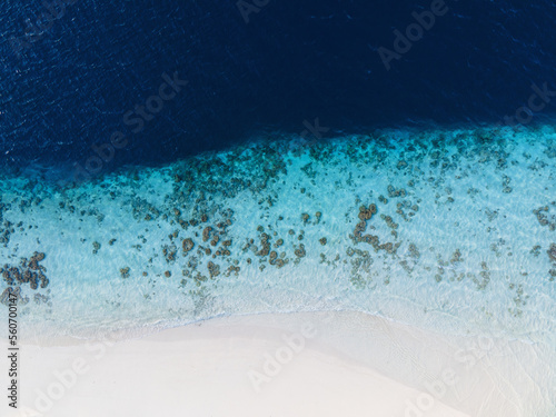 Fototapeta Naklejka Na Ścianę i Meble -  Beautiful waves on the beach as a background. Island beach.