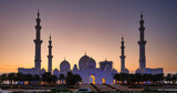 Grande mosquée d'Abu Dhabi au crépuscule.