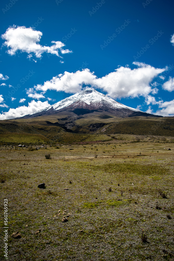 Cotopaxi Volcan Nevado Cordillera de los Andes Ecuador Turismo Viajar