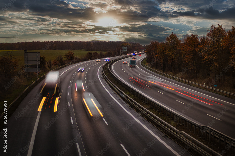 Langzeitbelichtung - Autobahn - Strasse - Traffic - Travel - Background - Line - Ecology - Highway - Night Traffic - Long Exposure - Cars Speeding - Lights - Sunset - High quality photo	
