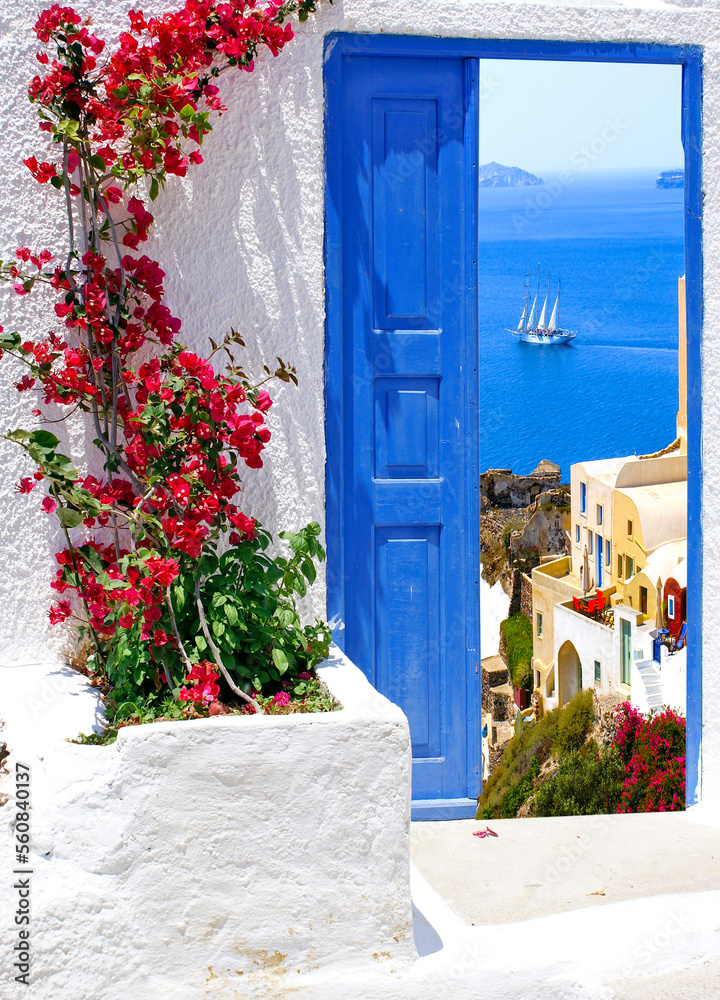 Traditional architecture of Oia village on Santorini island, Greece - obrazy, fototapety, plakaty 