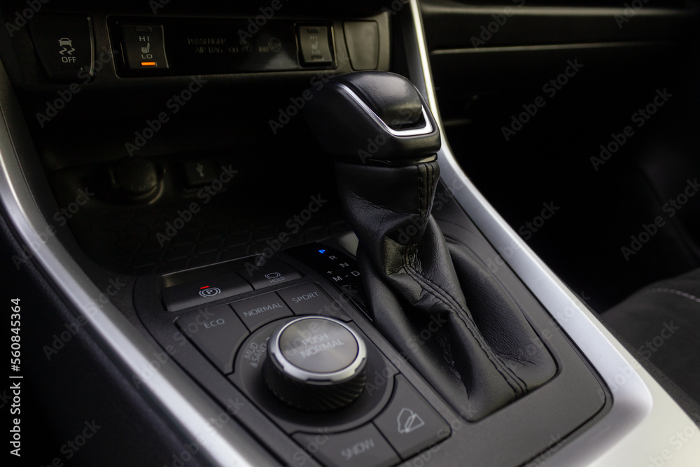 Gear shifter. Automatic transmission, side view. 