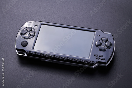 Foto Hybrid handheld portable video game console with switch detachable controllers o