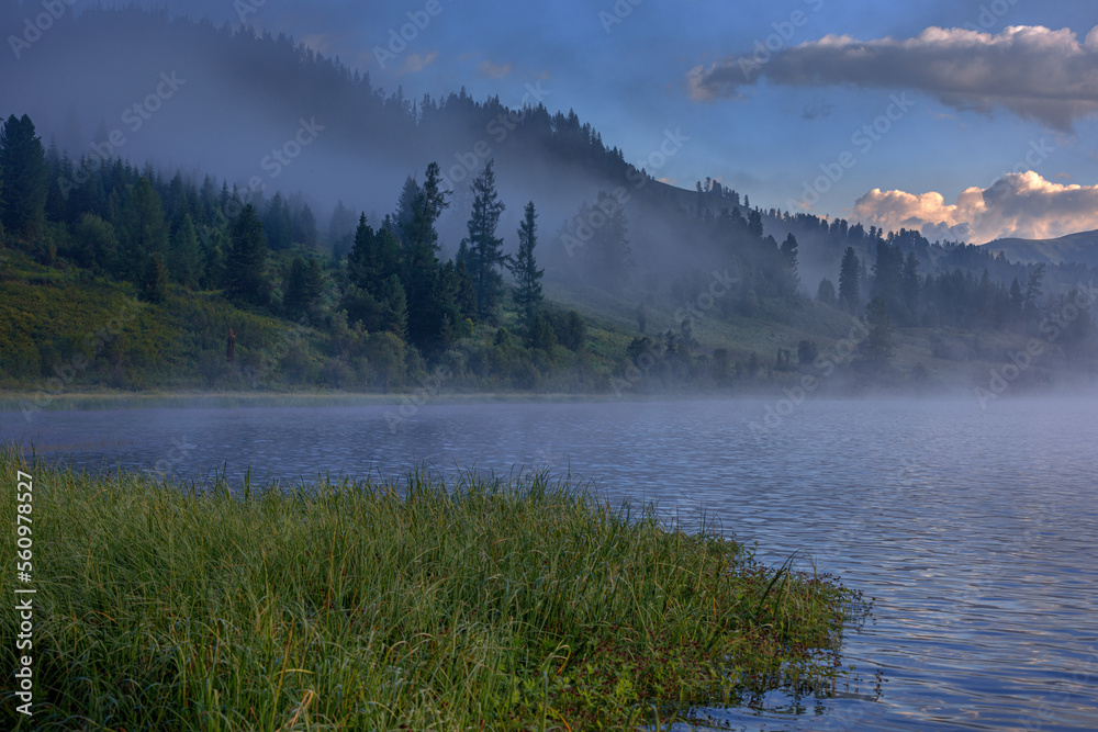 Fototapeta premium sunrise over lake