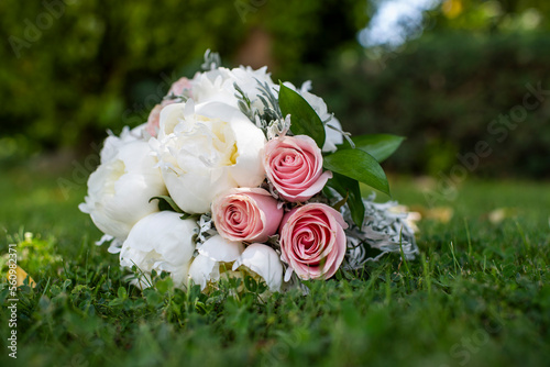 Ramos de flores de boda  decoraci  n bodas