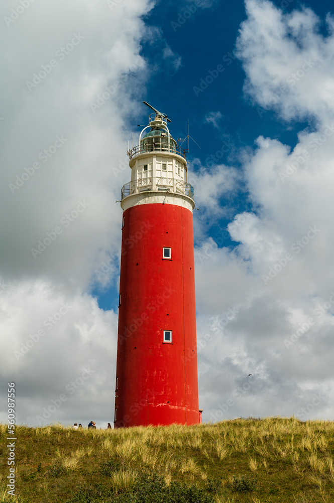 Leuchtturm vor blauen Himmel auf Texel