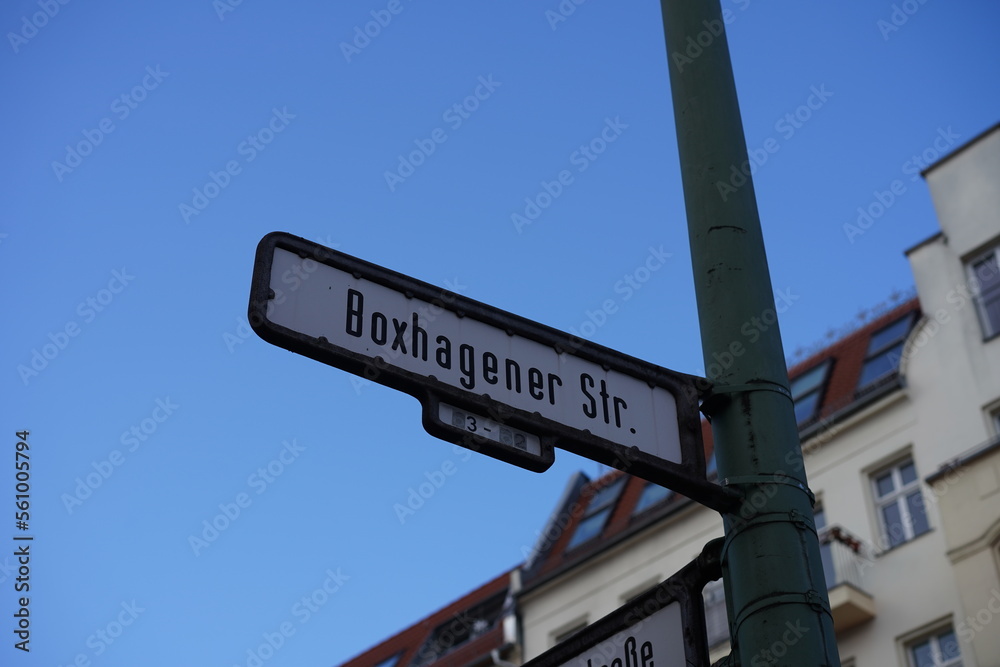 Fototapeta premium Straßenschild Boxhagener Straße in Friedrichshain