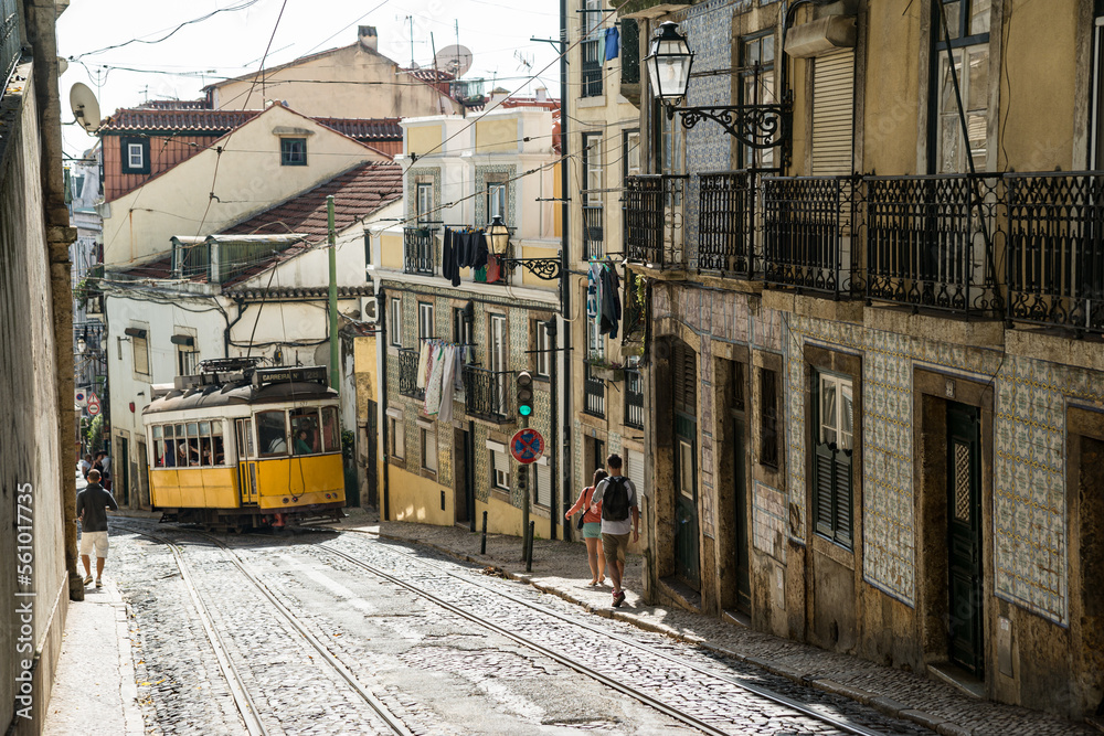 Fototapeta premium enge Gassen in Lissabon
