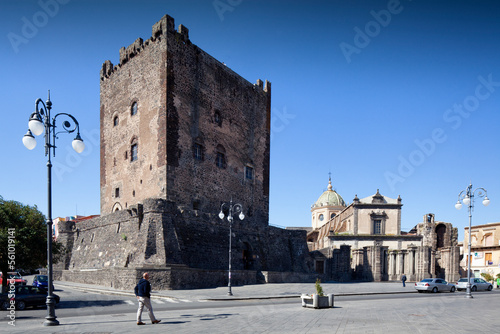 Canvastavla Adrano, Catania, Castello Normanno verso la chiesa madre di S M Assunta