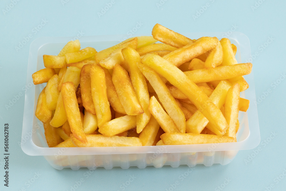 barquette de frites en gros plan barquette de frites en gros plan