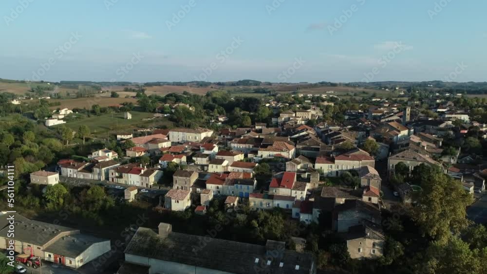 Vue aérienne d'Astaffort - village du lot et Garonne - France Vue aérienne d'Astaffort - village du lot et Garonne - France