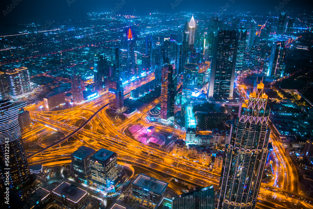  Dubai city at night, view with lit up skyscrapers and roads. Dubai, UAE 2022