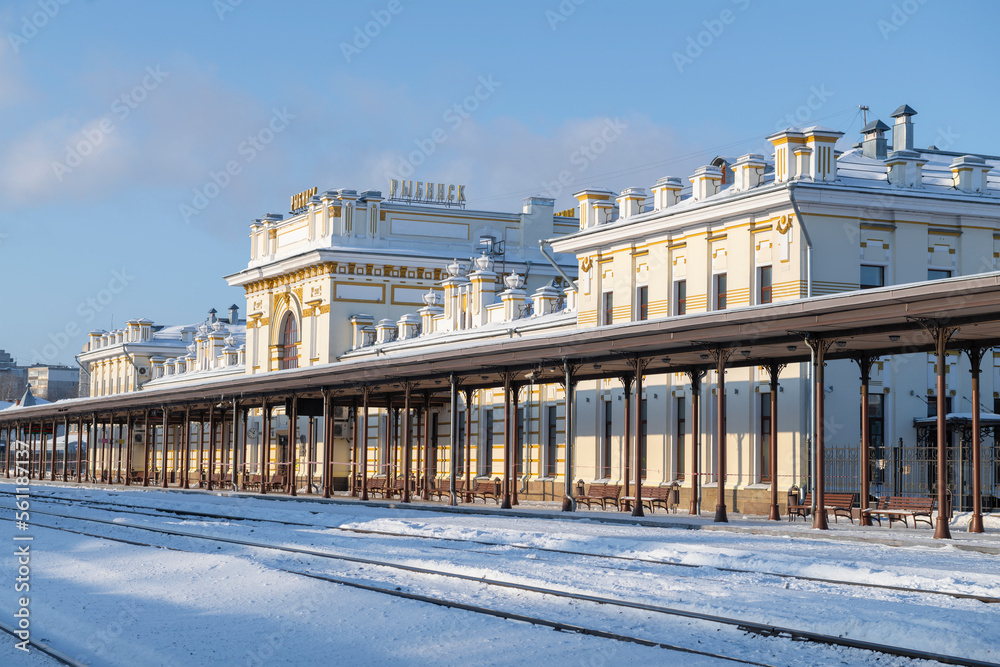 Fototapeta premium The ancient building of the railway station on a January afternoon. Rybinsk, Yaroslavl region. Russia