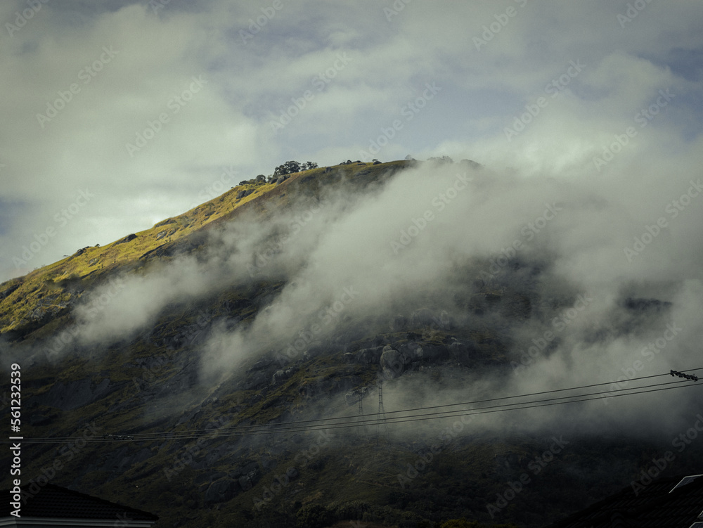 Obraz premium clouds over the mountain