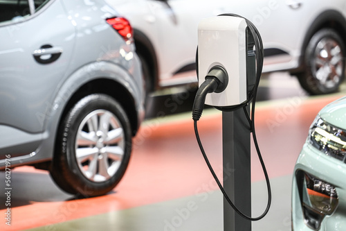 auto voiture station borne recharge charge electrique electricite energie environnement