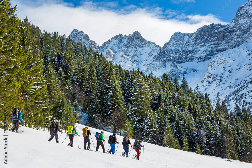 Kleinwalsertal - Baad - Tourengänger - Schneeschuhwandern - Winter - Outdoor