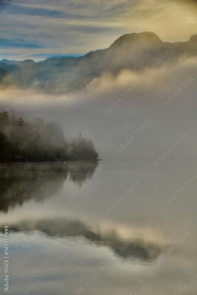 Herbstnebel am See Herbstnebel am See
